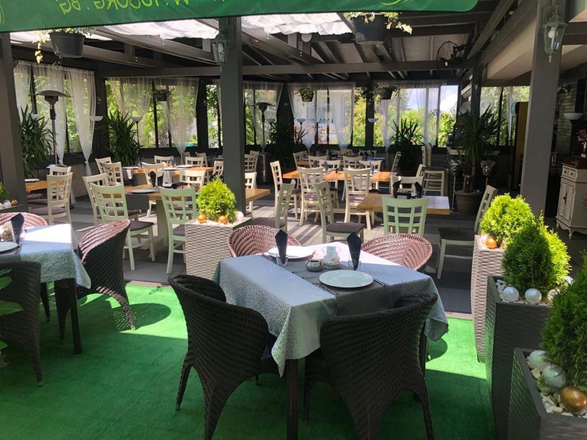 Seasons Design - Free Parking Готель 5*