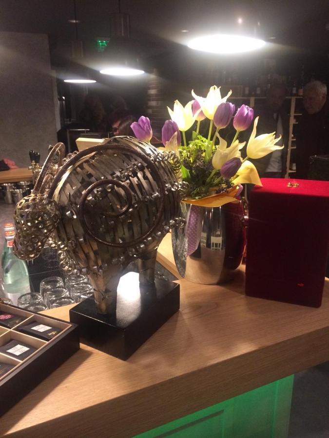 Seasons Design - Free Parking Hotel Sofia