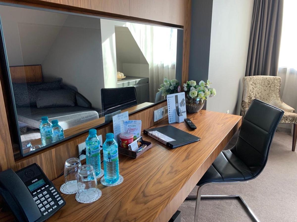 Seasons Design - Free Parking Otel Sofya