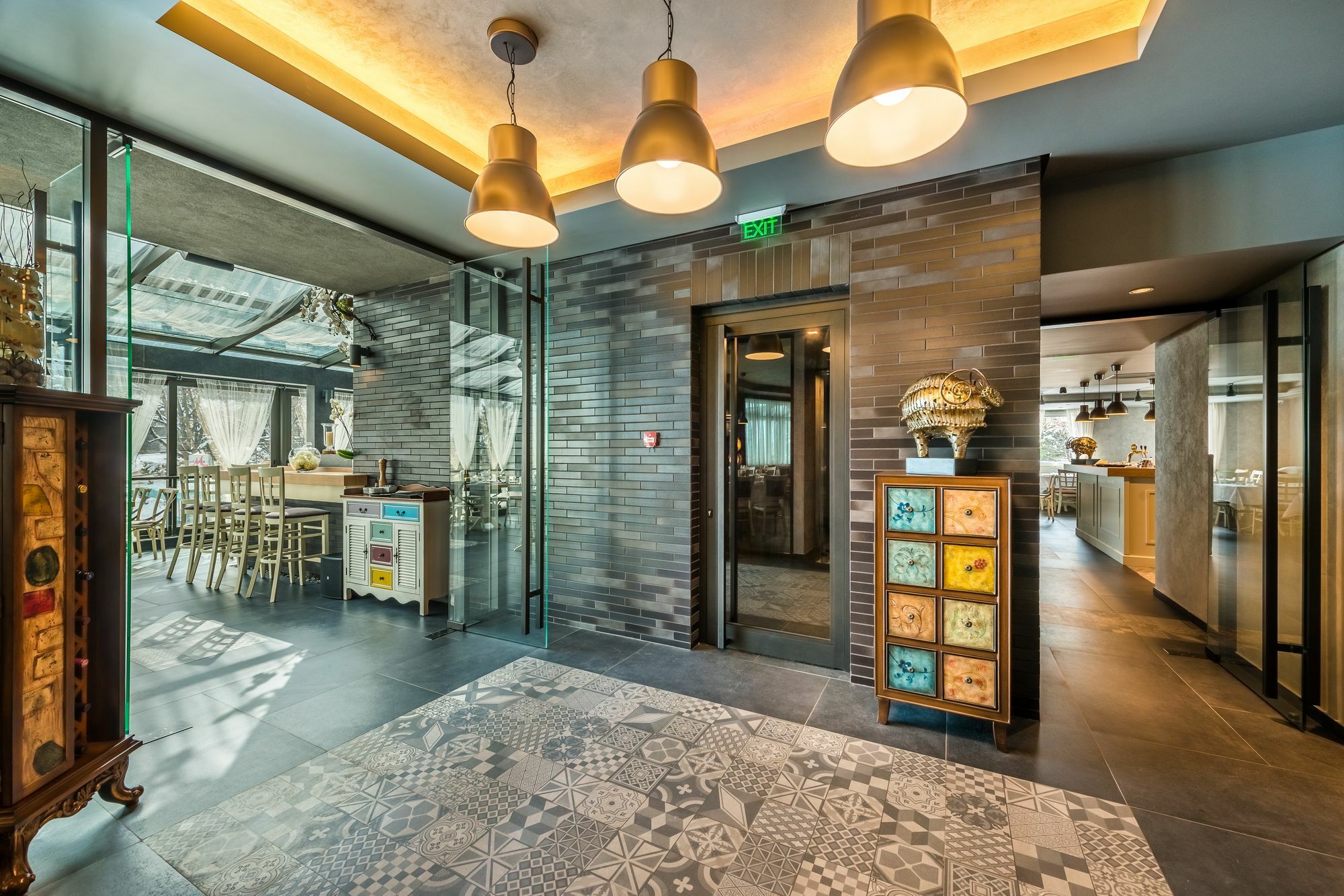 Seasons Design - Free Parking 5* Sofia