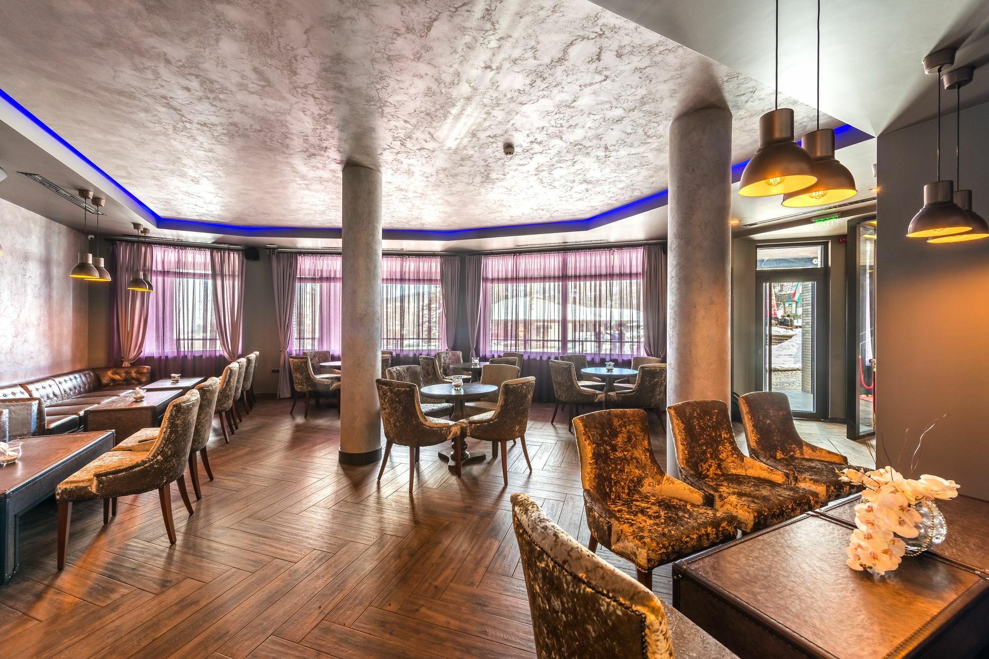 Seasons Design - Free Parking 5* Sofia